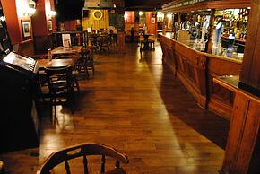 The Longboat Inn