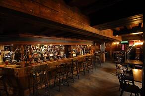 The Longboat Inn