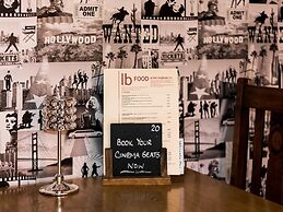 The Longboat Inn