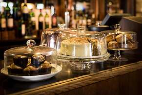 The Longboat Inn