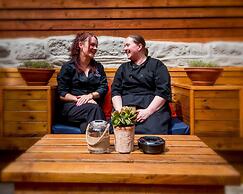 The Longboat Inn