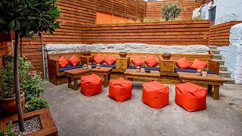 The Longboat Inn
