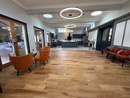The Raven Hotel - Inn