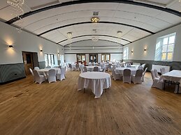 The Raven Hotel - Inn