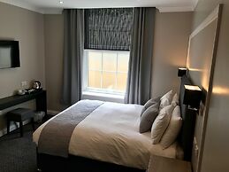 The Raven Hotel - Inn