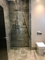 The Raven Hotel - Inn