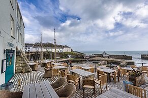 Pier House