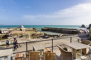 Pier House