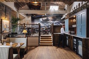 Pier House