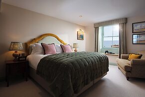 Pier House