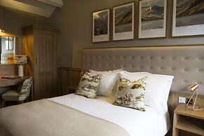Queens Head Hotel