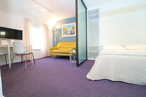 MirÓ Studio Apartments