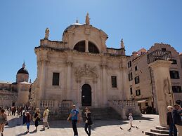 MirÓ Studio Apartments