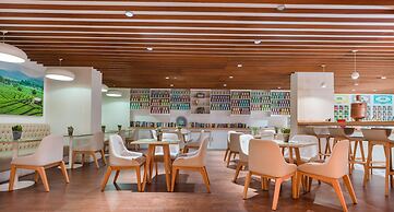 Al Falaj Hotel