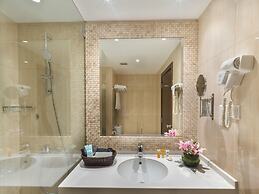 Al Falaj Hotel