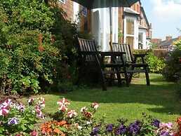 Anton Guest House B&B