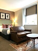 Bridge House Hotel
