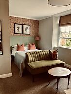 Bridge House Hotel
