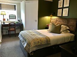 Bridge House Hotel