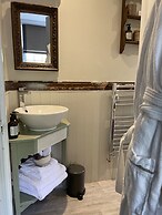 Bridge House Hotel
