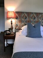 Bridge House Hotel
