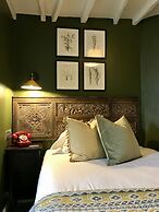 Bridge House Hotel