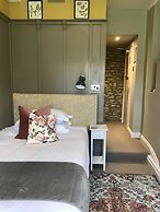 Bridge House Hotel