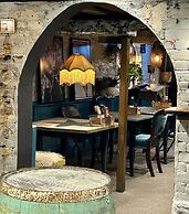 Bridge House Hotel