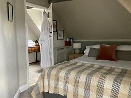 Bridge House Hotel