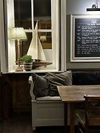 Bridge House Hotel