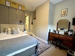 Bridge House Hotel