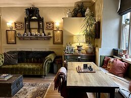 Bridge House Hotel