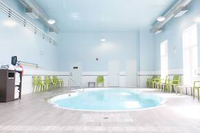 Best Western Plus Dartmouth Hotel & Suites
