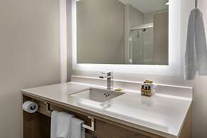 Best Western Plus Dartmouth Hotel & Suites