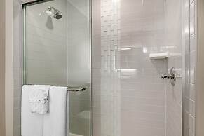 Best Western Plus Dartmouth Hotel & Suites