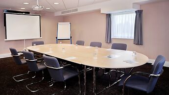 Holiday Inn Express London-Epsom Downs by IHG