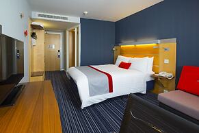 Holiday Inn Express London-Epsom Downs by IHG