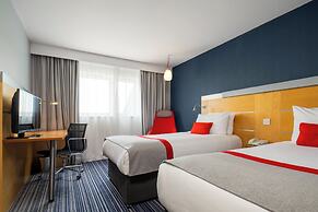 Holiday Inn Express London-Epsom Downs by IHG