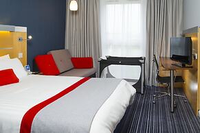 Holiday Inn Express London-Epsom Downs by IHG
