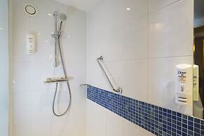 Holiday Inn Express London-Epsom Downs by IHG