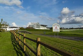 Holiday Inn Express London-Epsom Downs by IHG