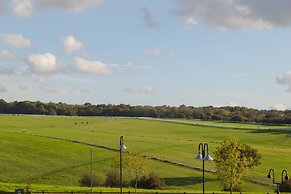 Holiday Inn Express London-Epsom Downs by IHG