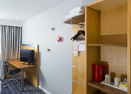 Holiday Inn Express London-Epsom Downs by IHG