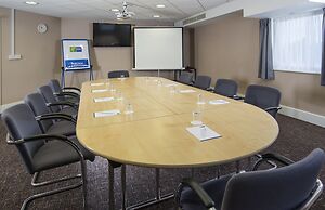 Holiday Inn Express London-Epsom Downs by IHG
