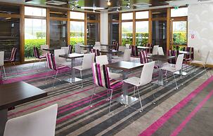 Holiday Inn Express London-Epsom Downs by IHG