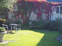 Meare Manor