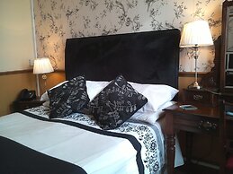 Meare Manor