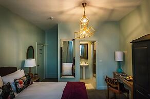 Bampton Townhouse