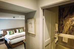 Bampton Townhouse