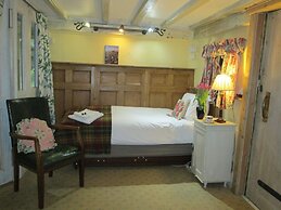 Alnwick Lodge